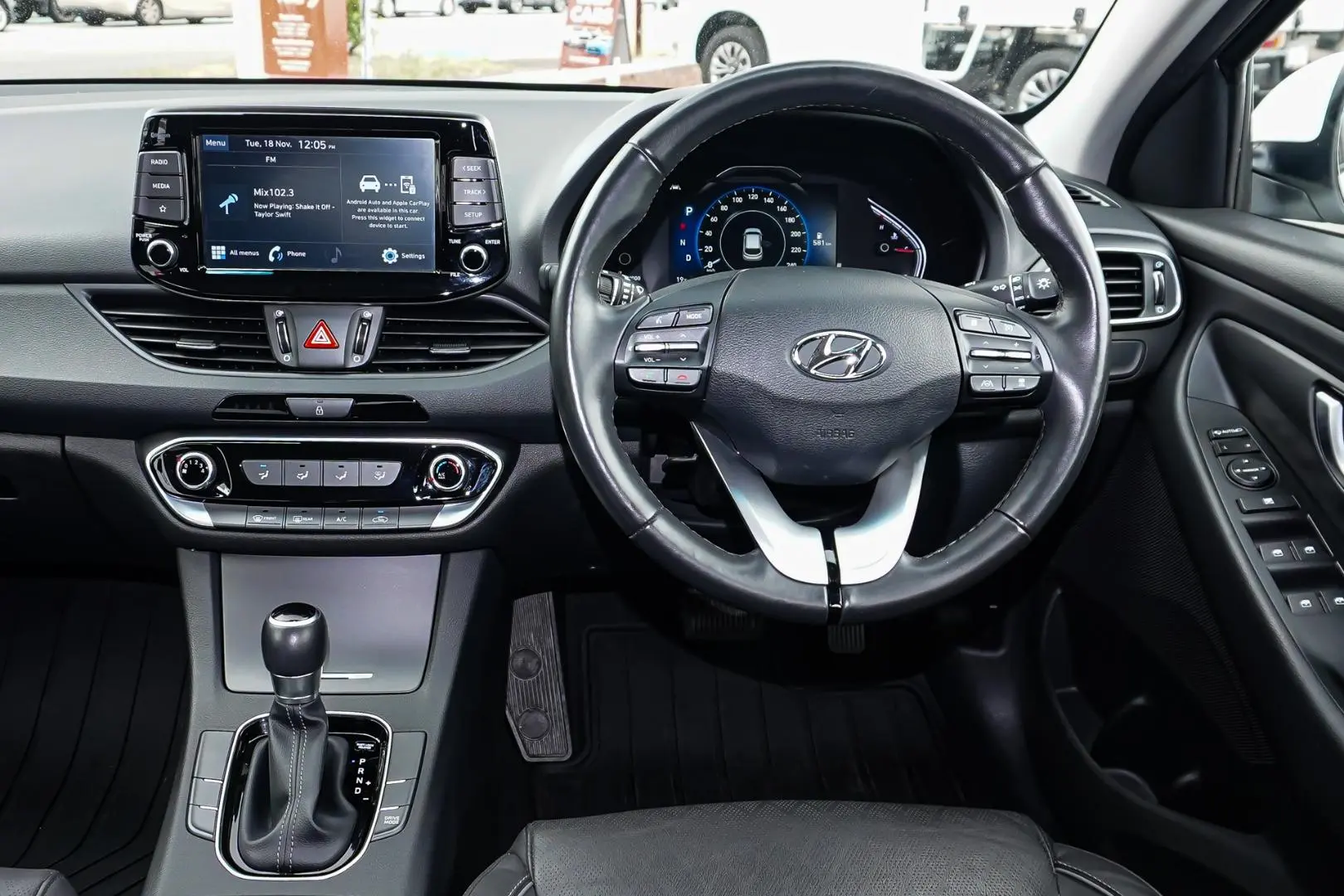 2022 Hyundai i30 Gallery Image 9