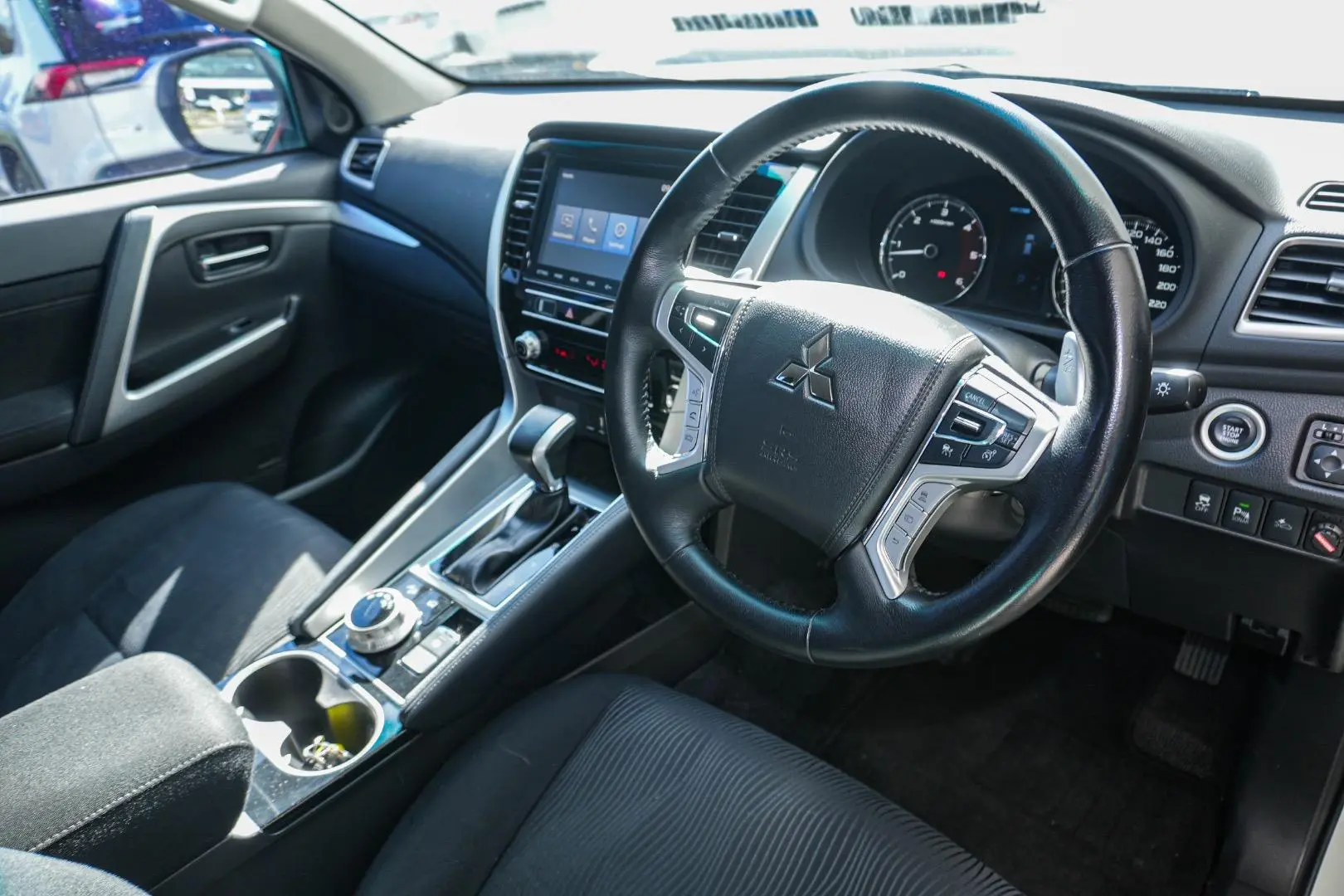 2022 Mitsubishi Pajero Sport Gallery Image 7