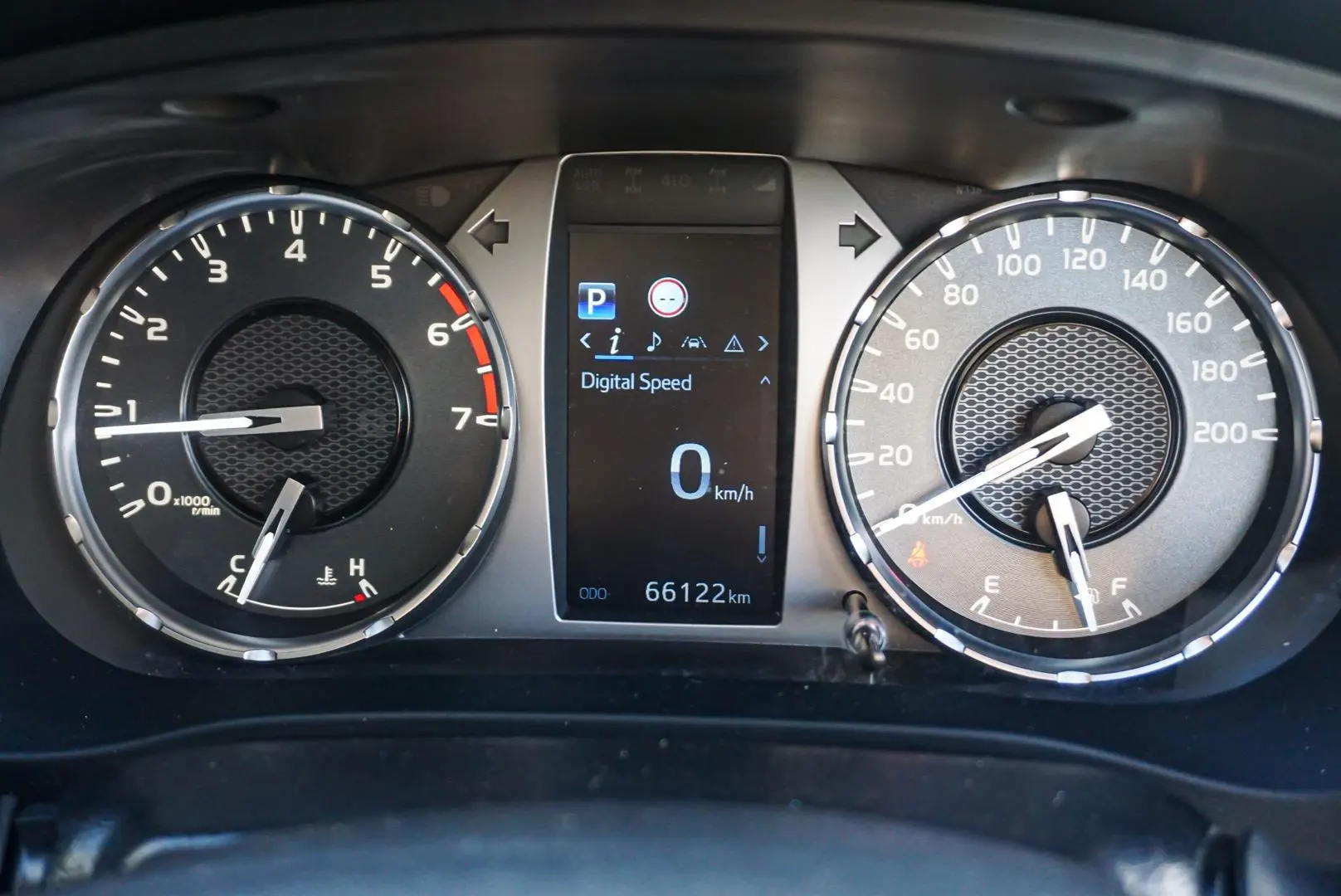 2020 Toyota Hilux Gallery Image 17