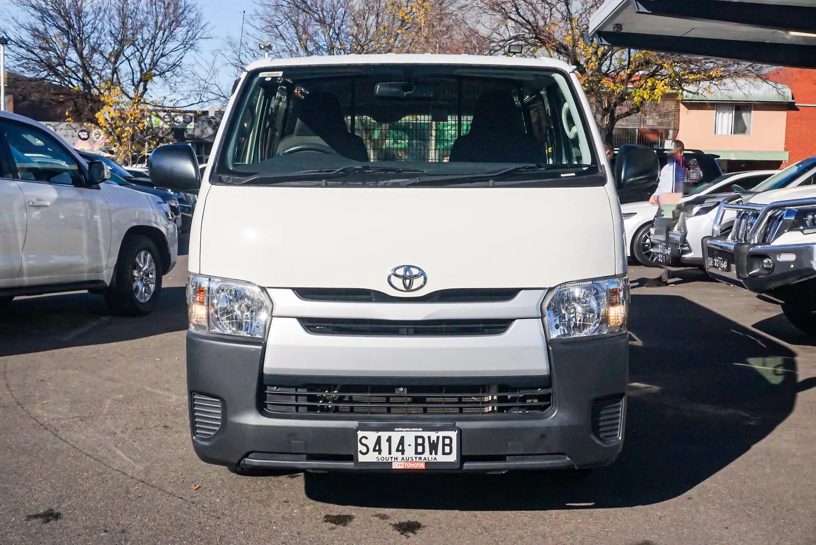 2018 Toyota Hiace Gallery Image 5