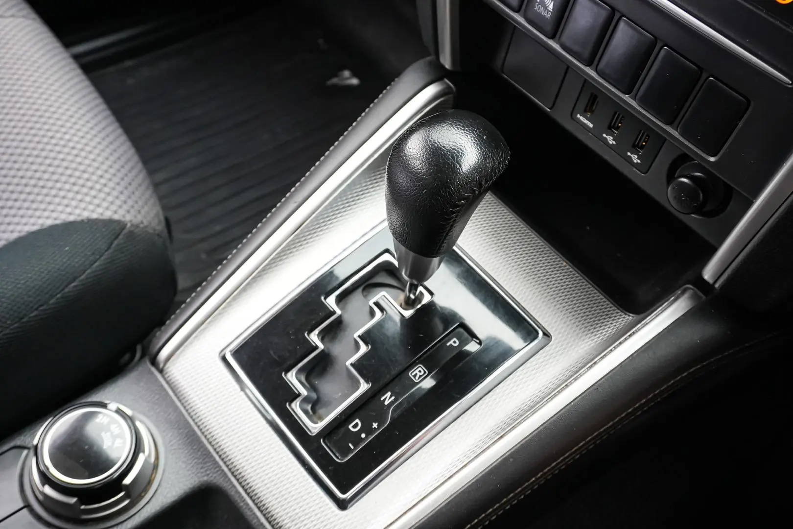 2021 Mitsubishi Triton Gallery Image 16