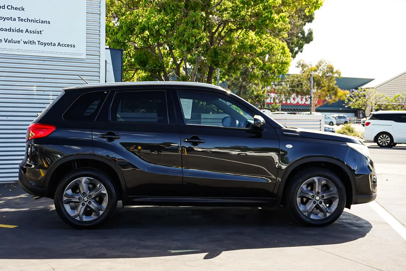 2016 Suzuki Vitara Gallery Image 4