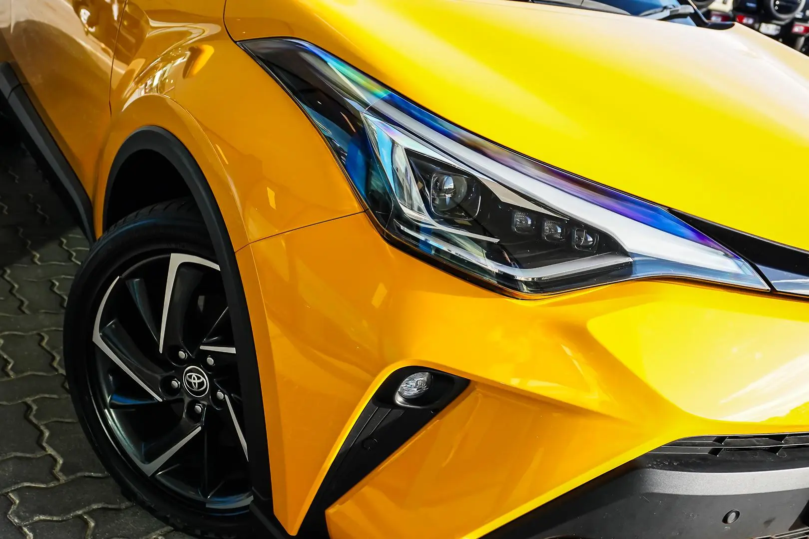 2023 Toyota C-HR Gallery Image 11