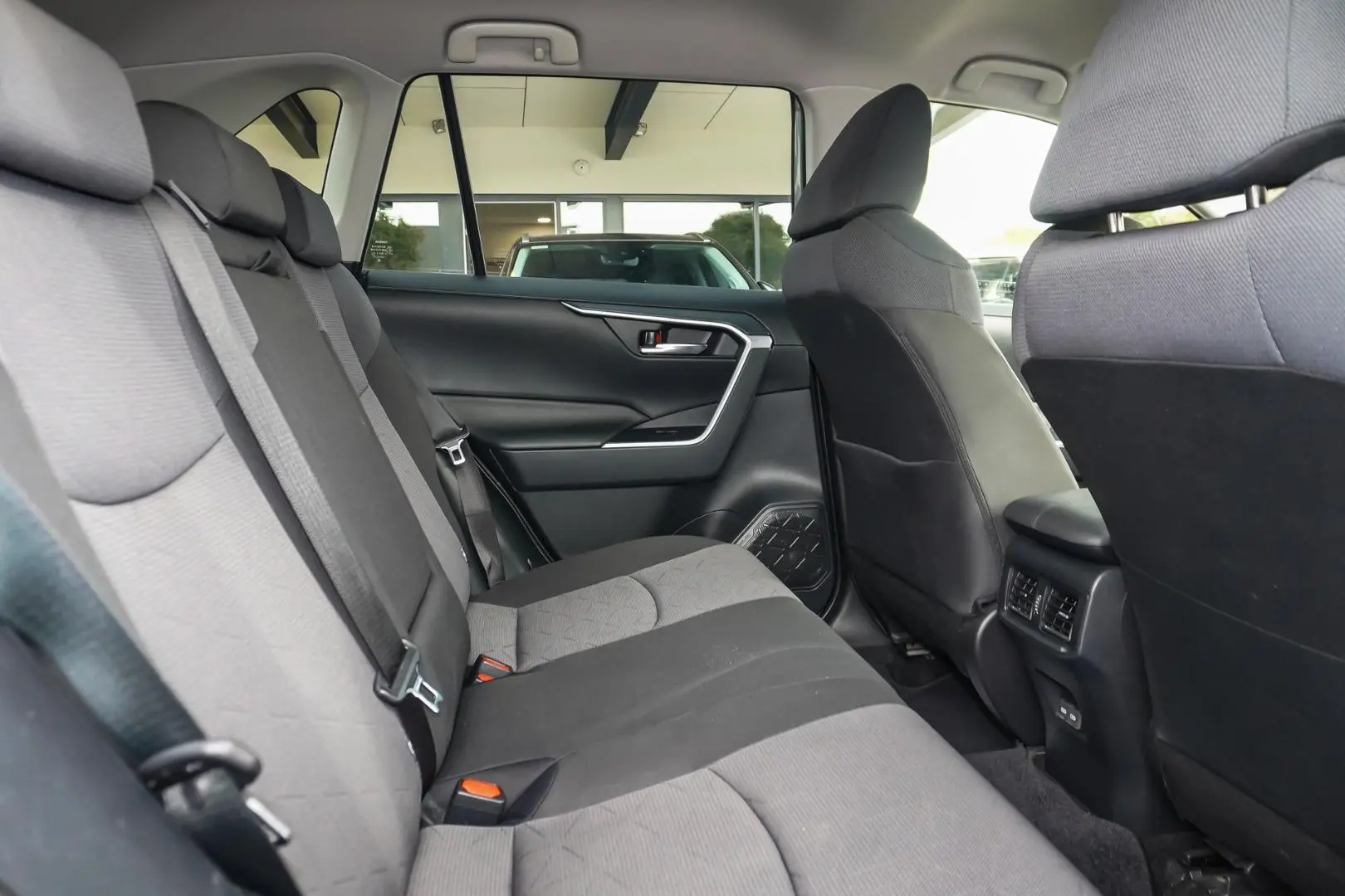 2024 Toyota RAV4 Gallery Image 8