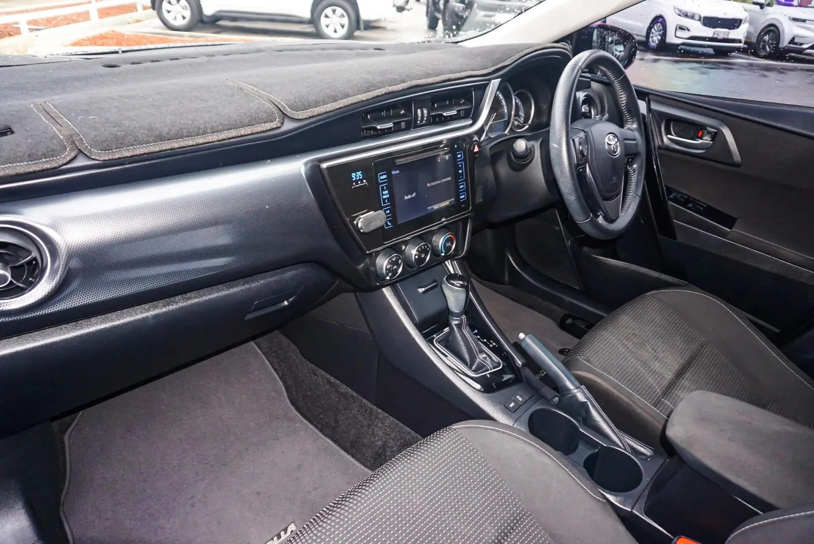 2018 Toyota Corolla Gallery Image 9