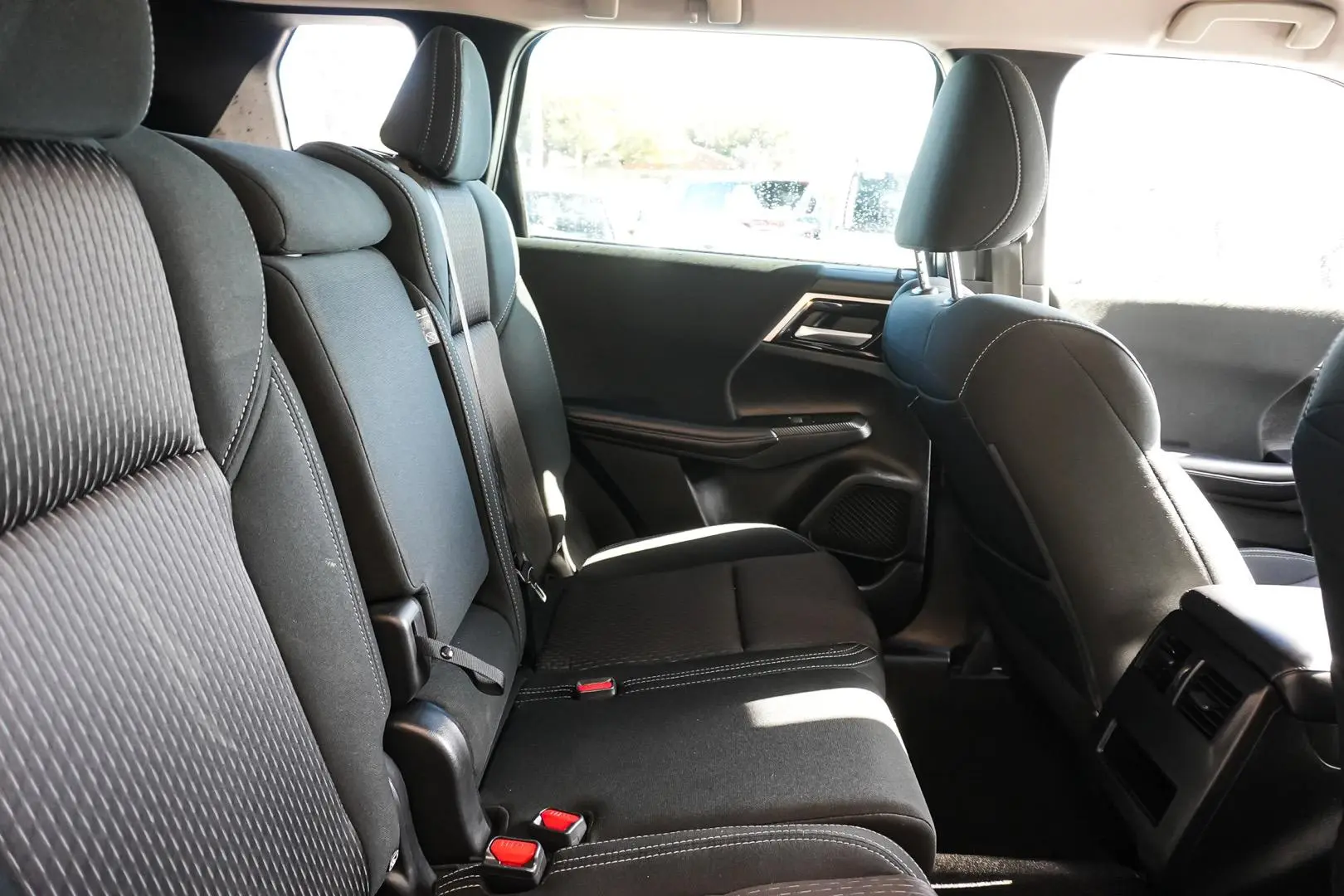 2022 Mitsubishi Outlander Gallery Image 14