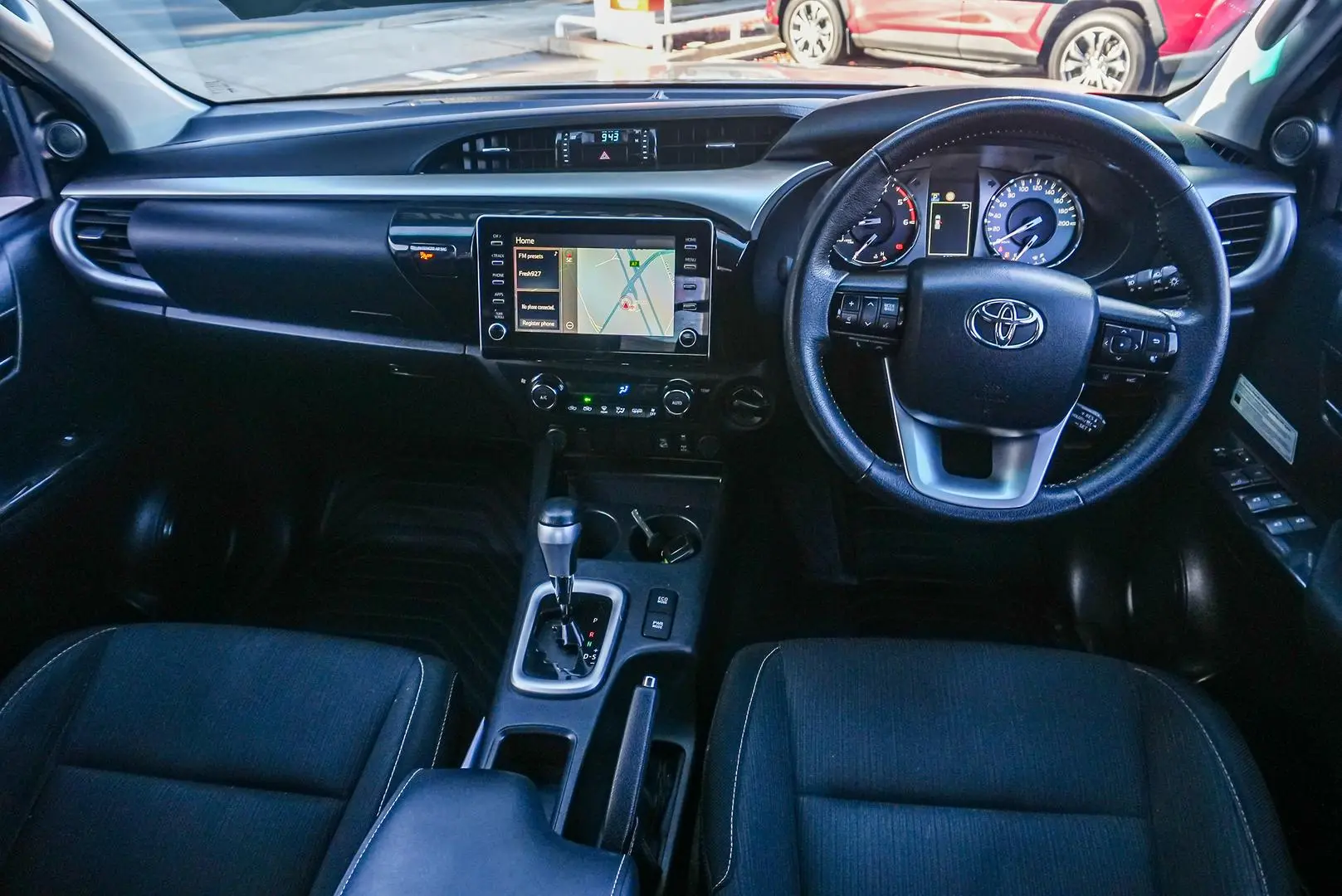 2021 Toyota Hilux Gallery Image 8