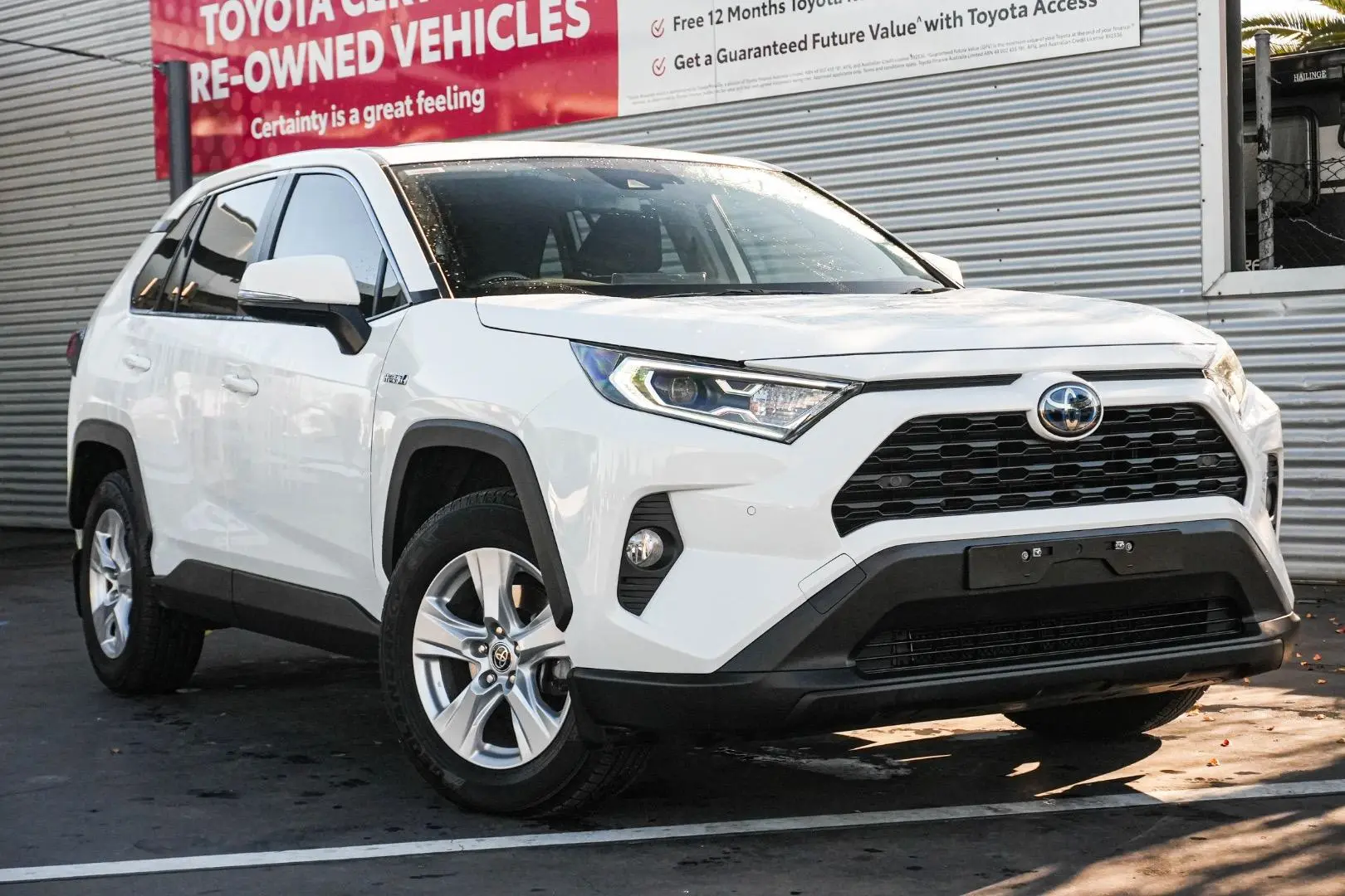 2021 Toyota RAV4 Gallery Image 2