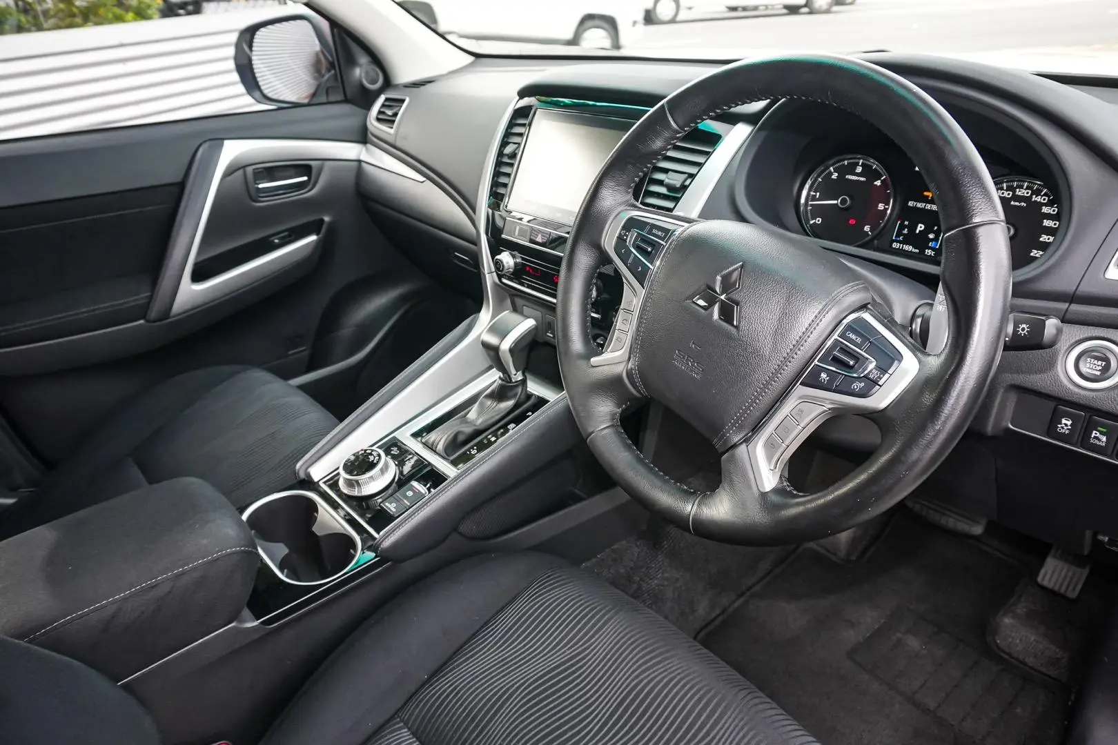 2022 Mitsubishi Pajero Sport Gallery Image 15
