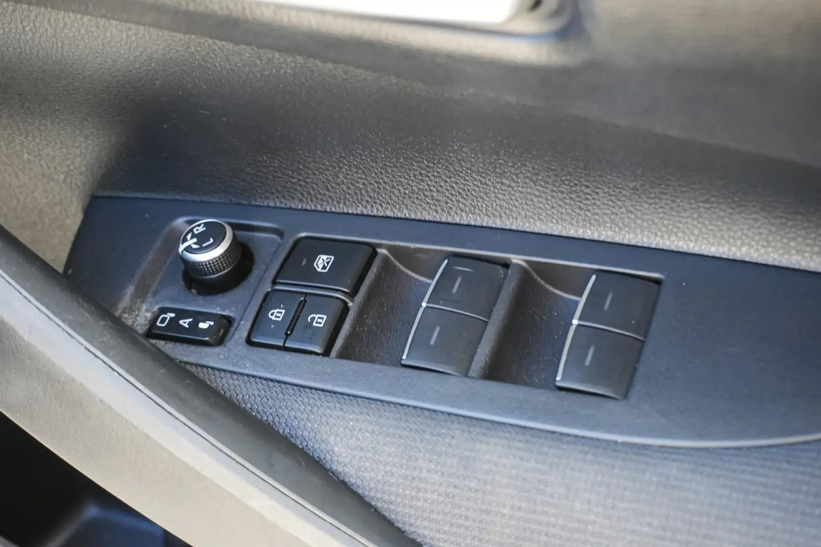 2019 Toyota Corolla Gallery Image 17