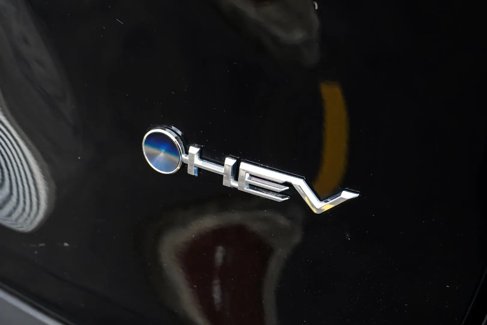 2025 Toyota RAV4 Gallery Image 15