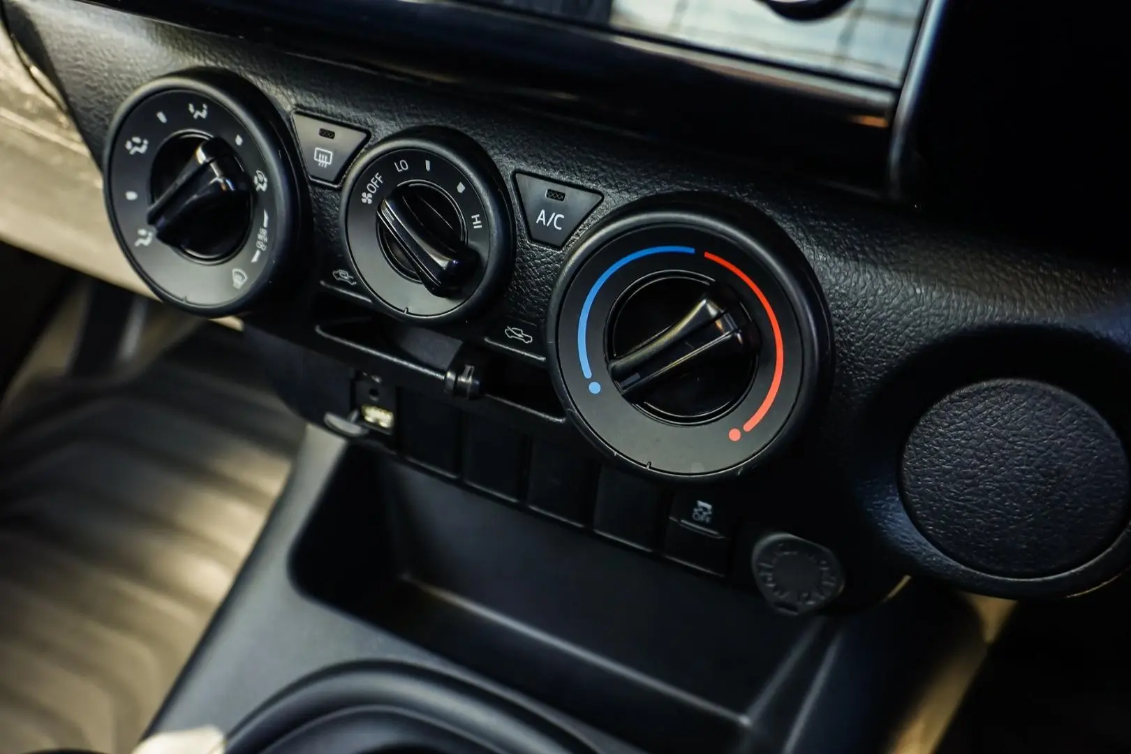 2021 Toyota Hilux Gallery Image 17