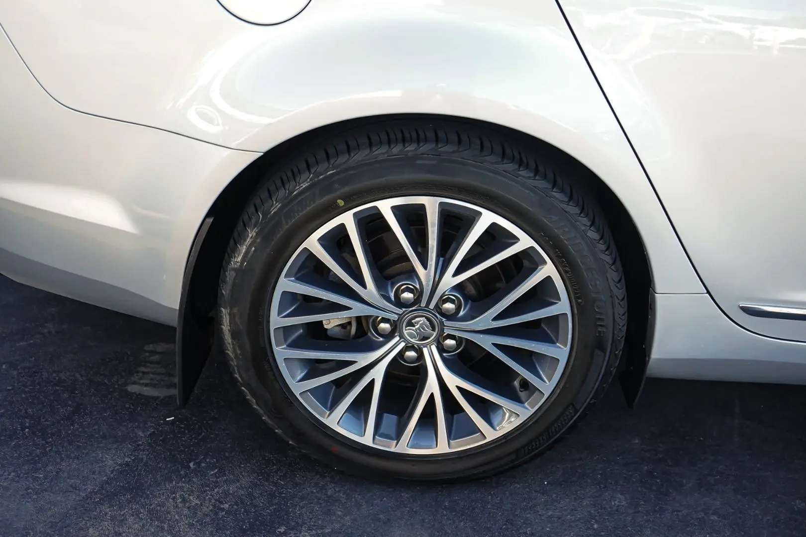 2017 Holden Calais Gallery Image 15