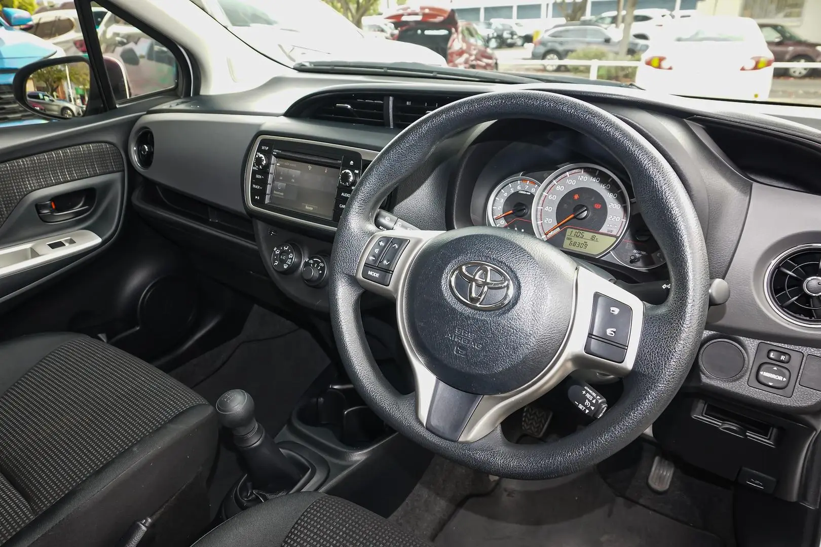 2016 Toyota Yaris Gallery Image 7