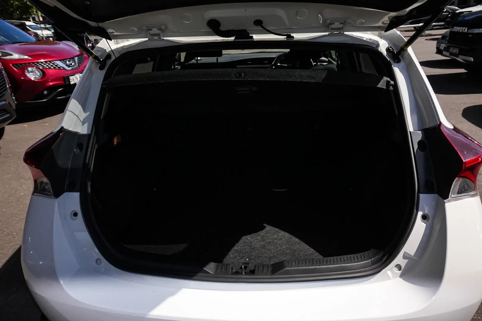 2017 Toyota Corolla Gallery Image 11