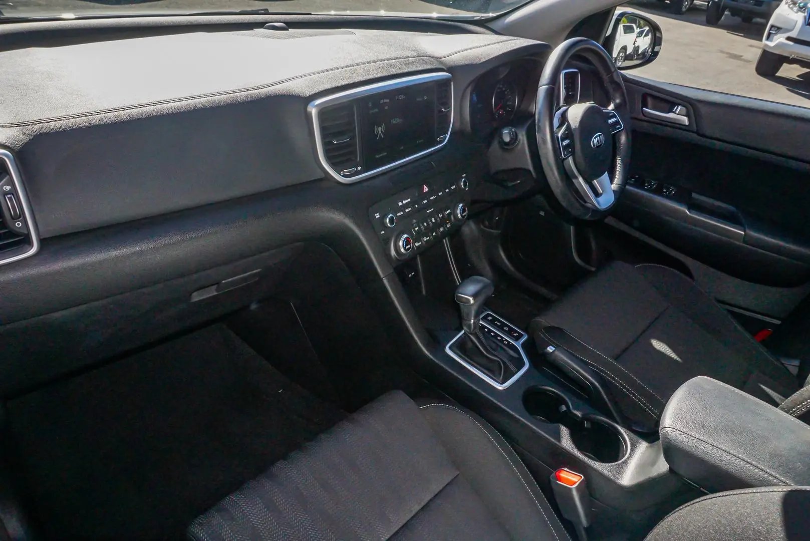 2021 Kia Sportage Gallery Image 9