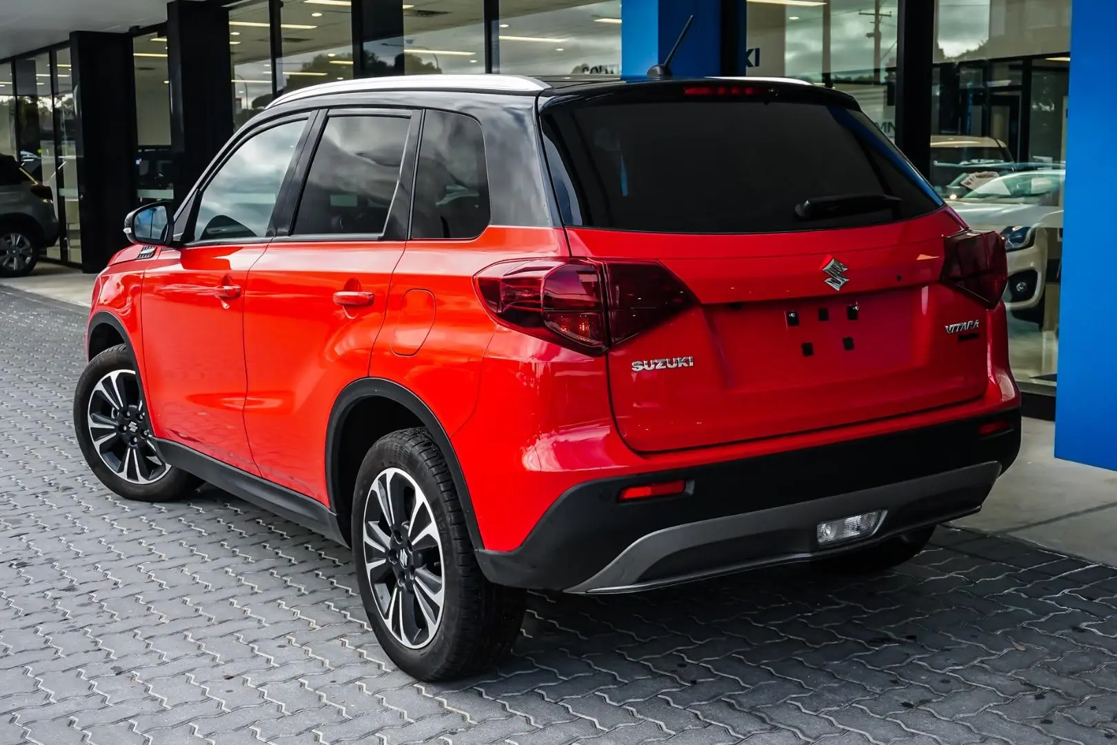 2023 Suzuki Vitara Gallery Image 3
