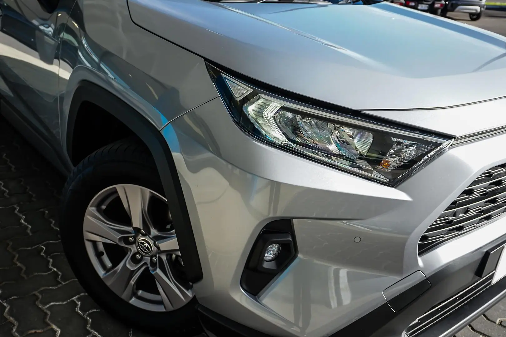 2024 Toyota RAV4 Gallery Image 11