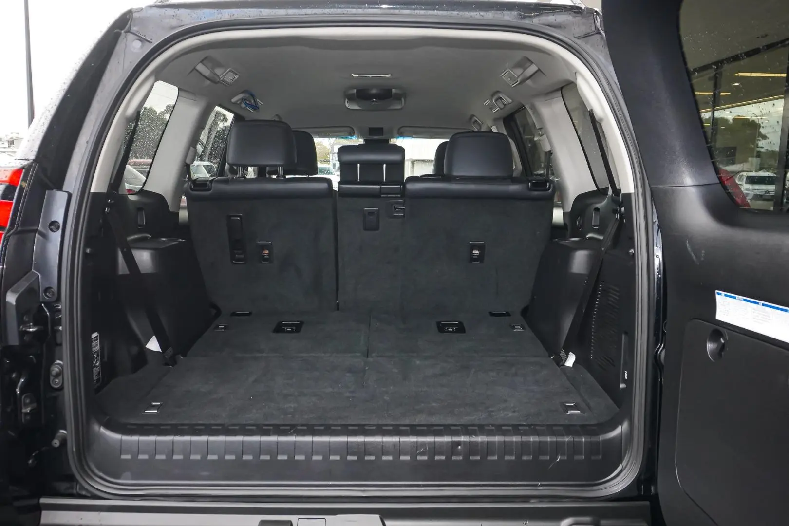 2018 Toyota Landcruiser Prado Gallery Image 10