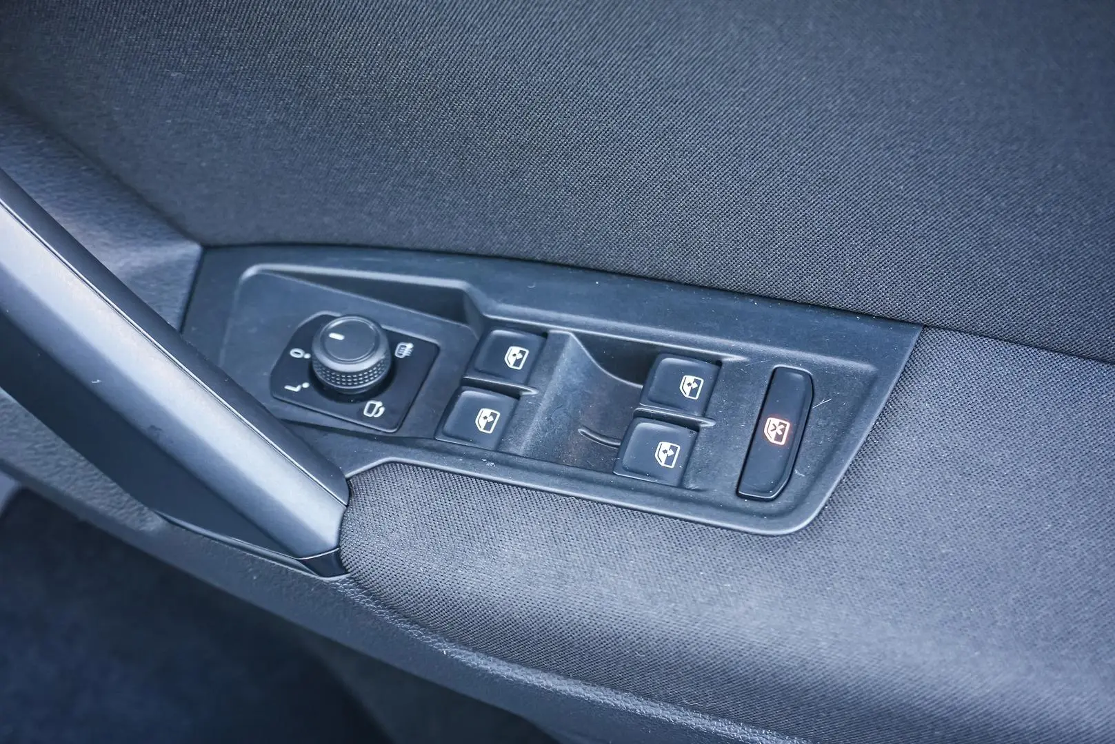 2023 Volkswagen Tiguan Gallery Image 18
