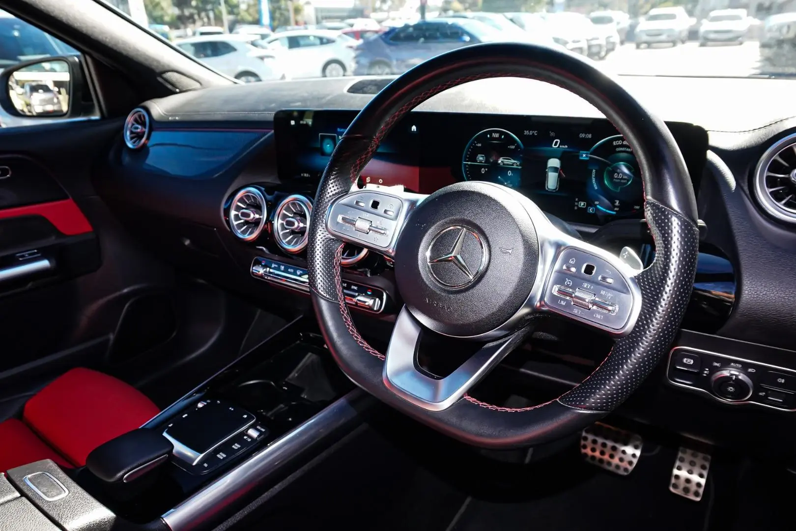 2020 Mercedes-Benz GLA-Class Gallery Image 6