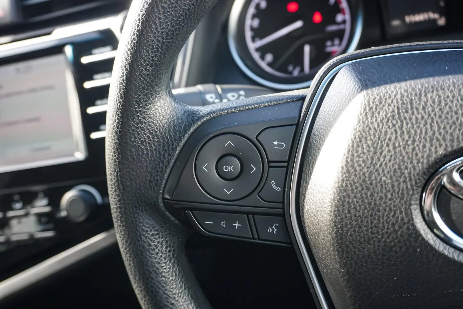 2018 Toyota Camry Gallery Image 18