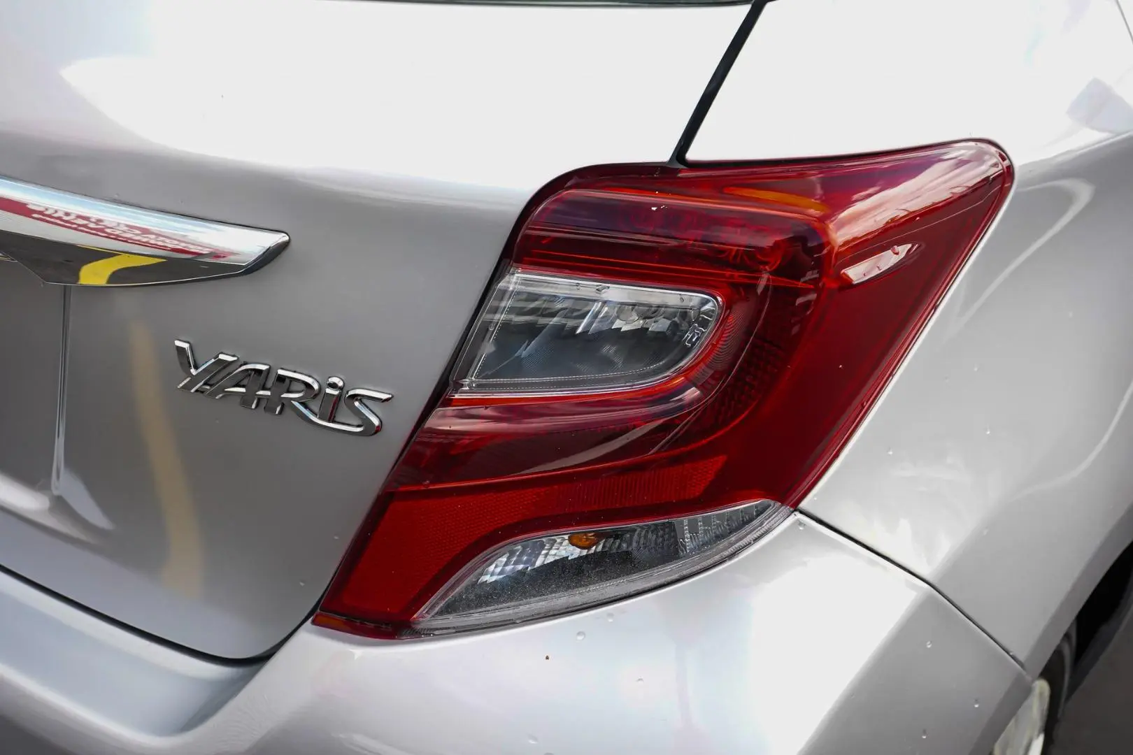 2016 Toyota Yaris Gallery Image 14