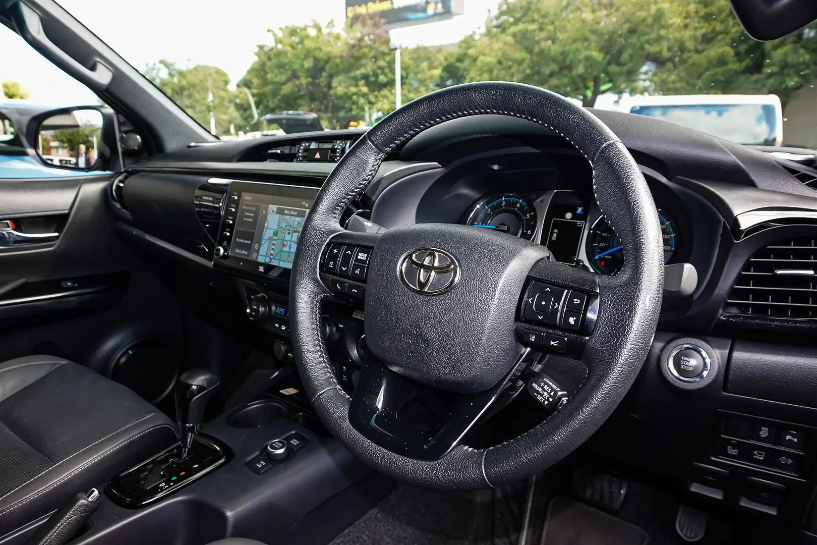 2025 Toyota Hilux Gallery Image 7