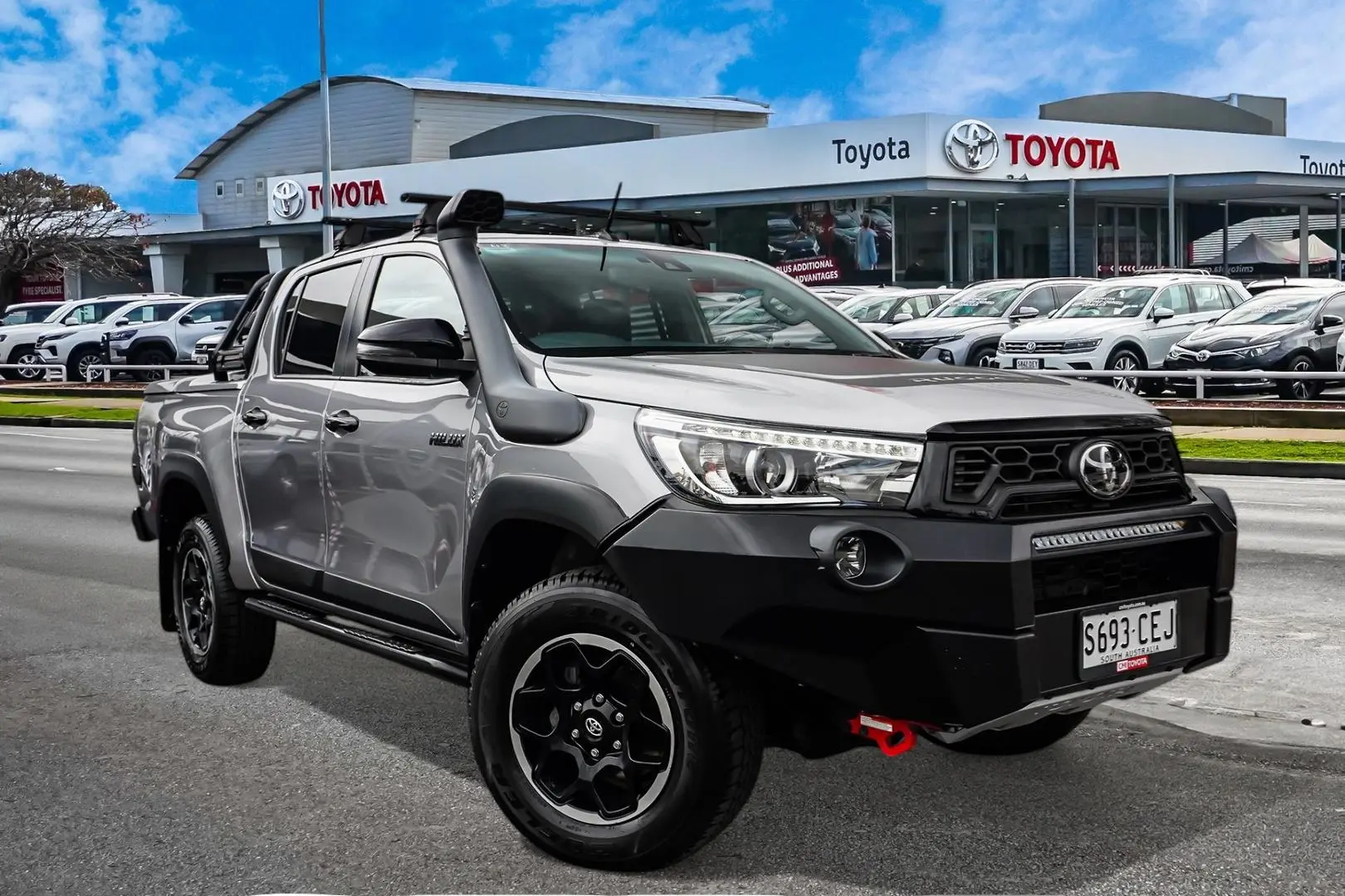 2020 Toyota Hilux Gallery Image 1