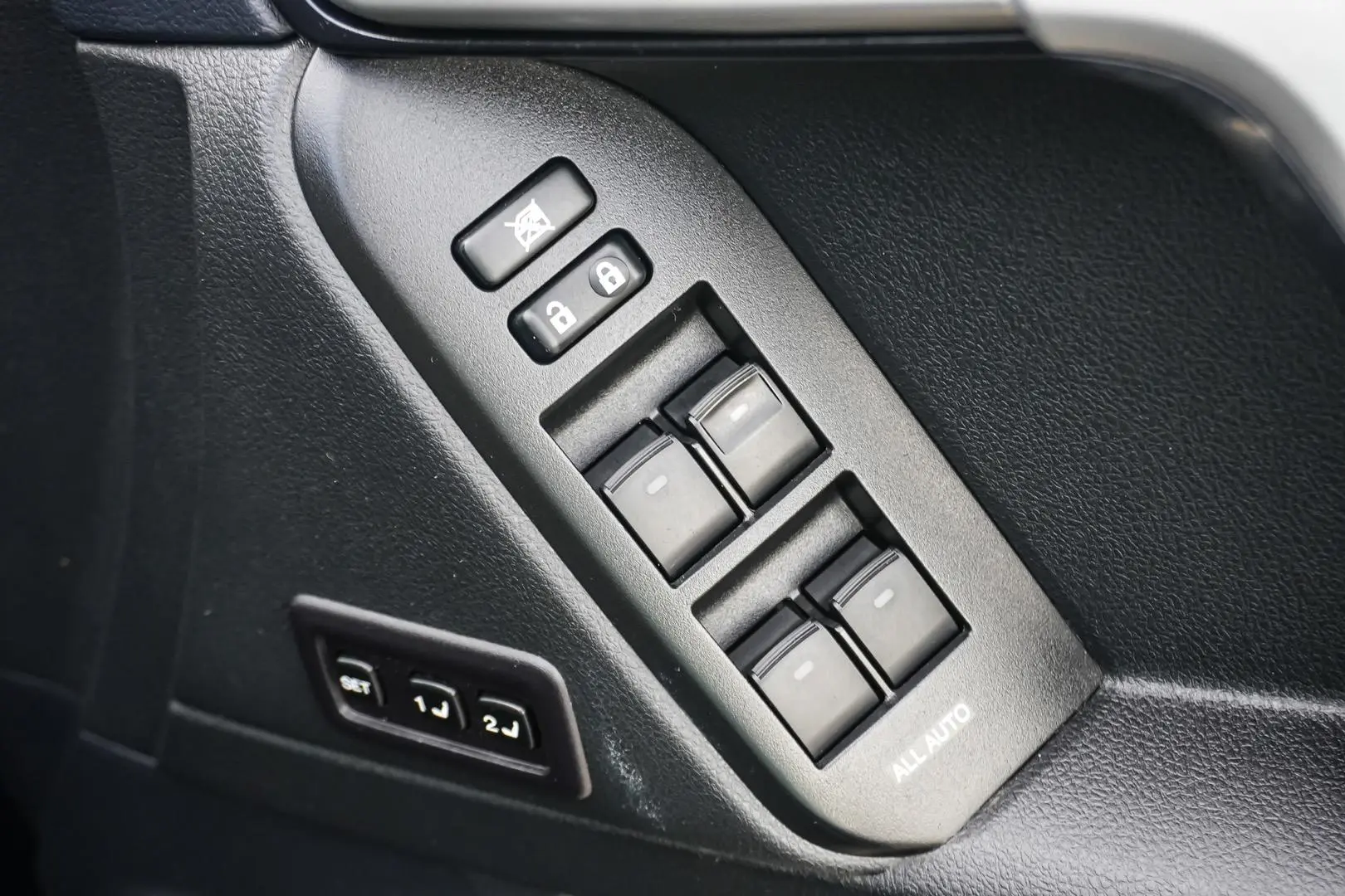 2021 Toyota Landcruiser Prado Gallery Image 19