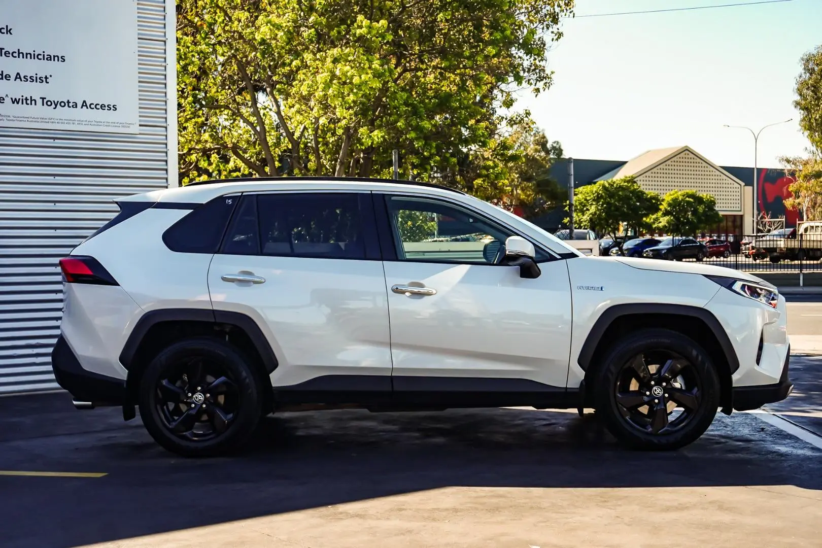 2021 Toyota RAV4 Gallery Image 3