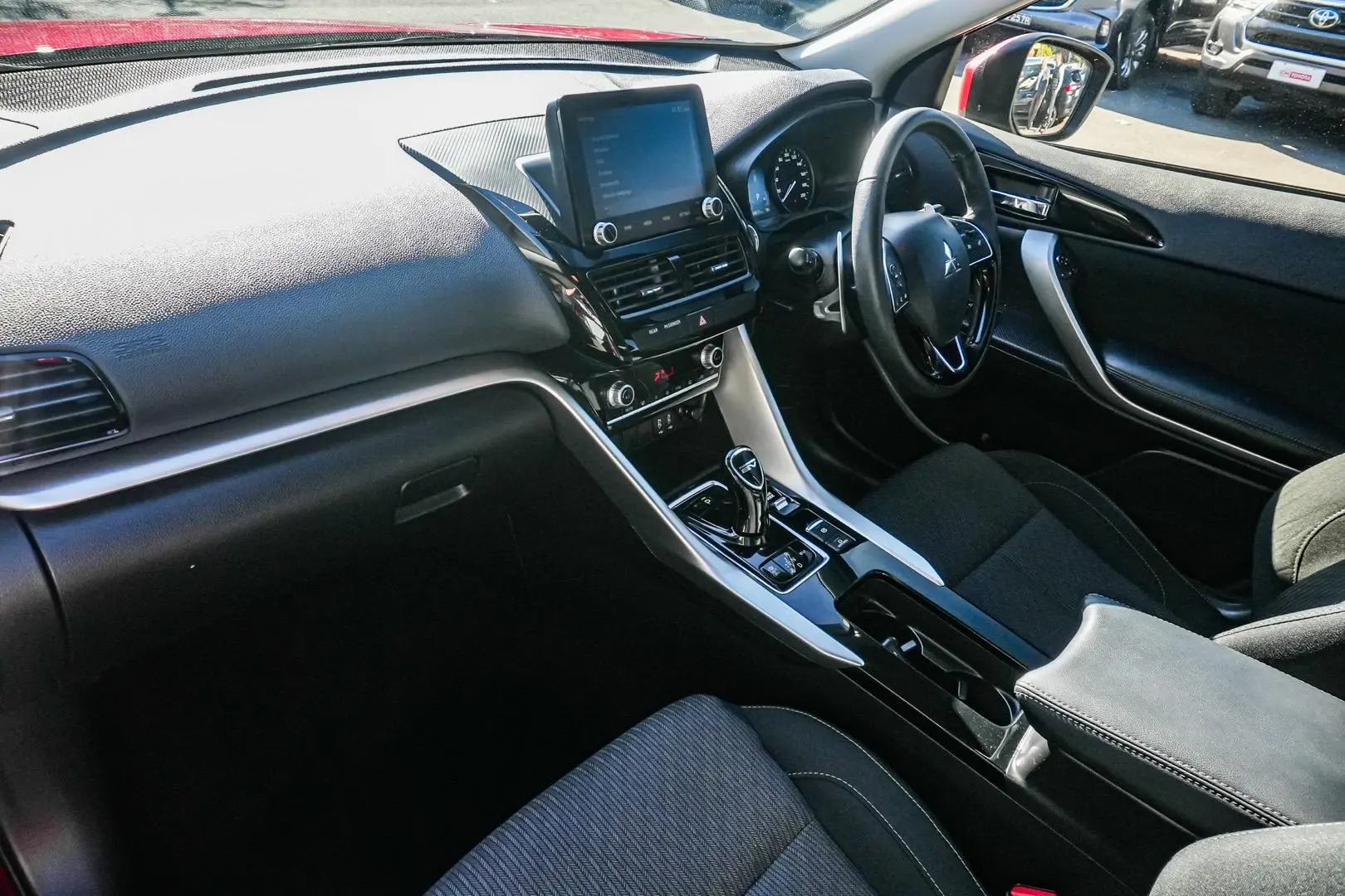 2022 Mitsubishi Eclipse Cross Gallery Image 10