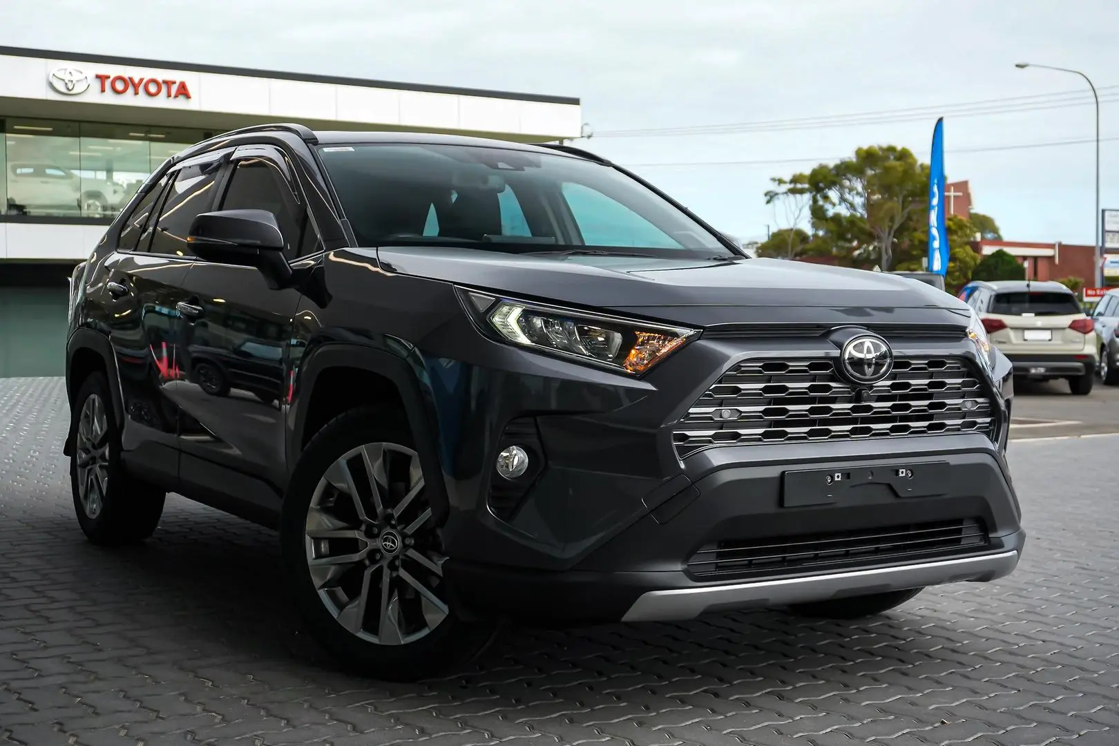2021 Toyota RAV4 Gallery Image 2