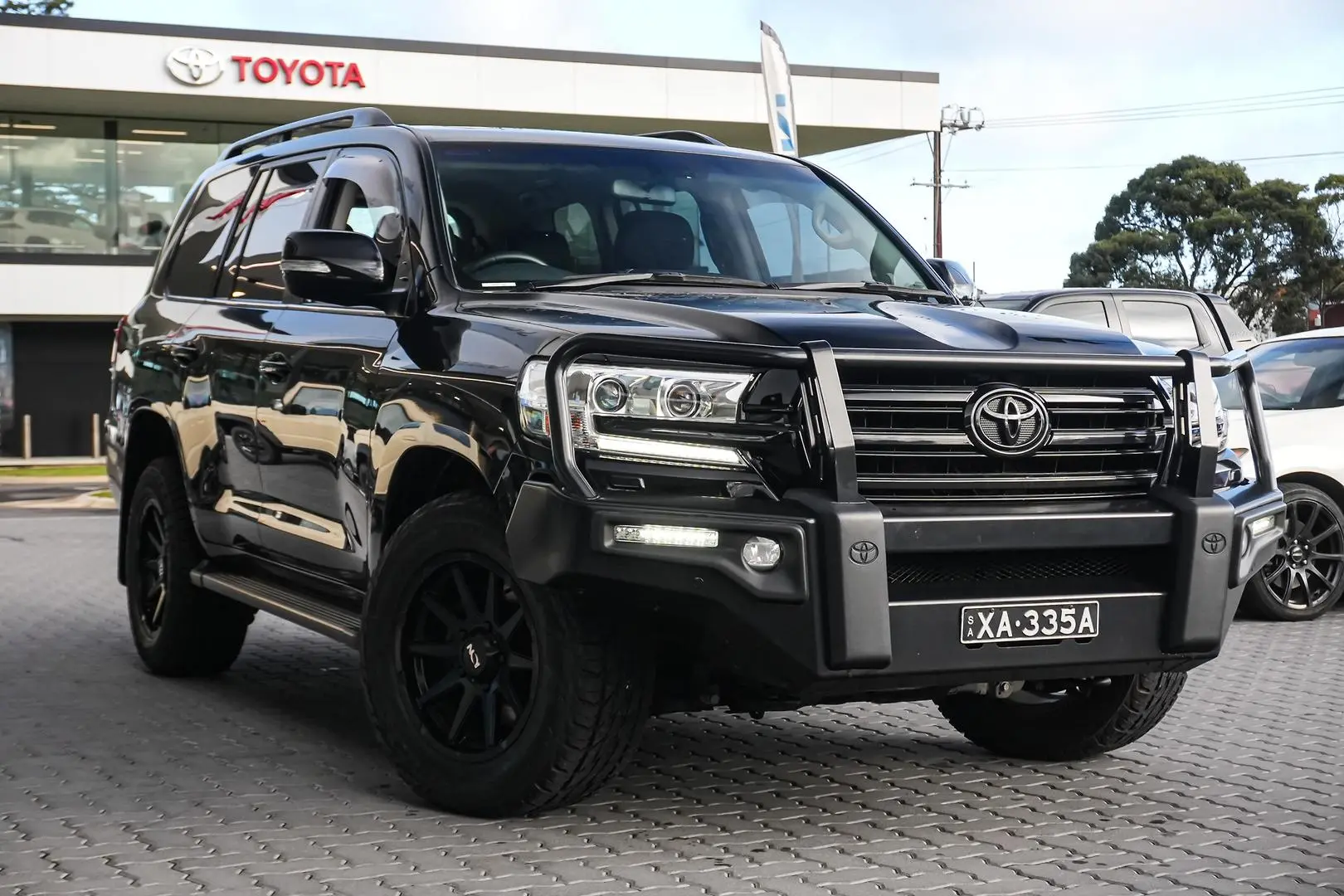 2017 Toyota Landcruiser Gallery Image 2
