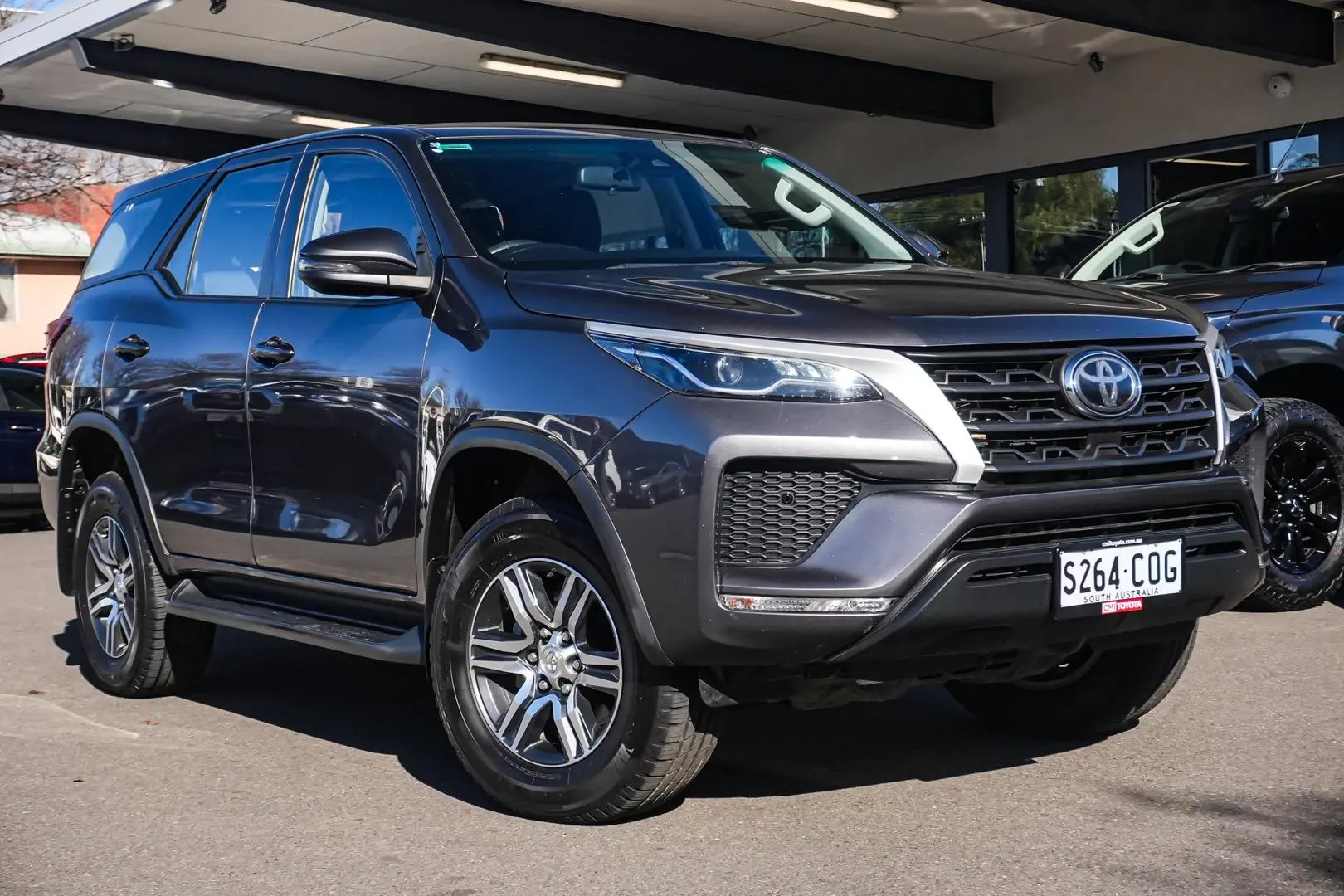 2021 Toyota Fortuner Gallery Image 2