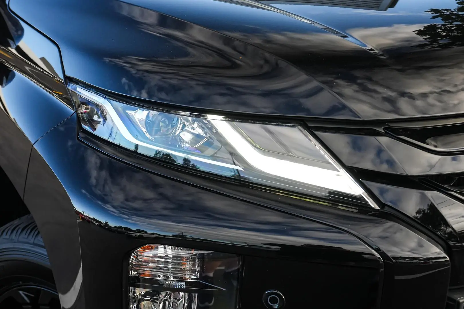 2021 Mitsubishi Triton Gallery Image 11