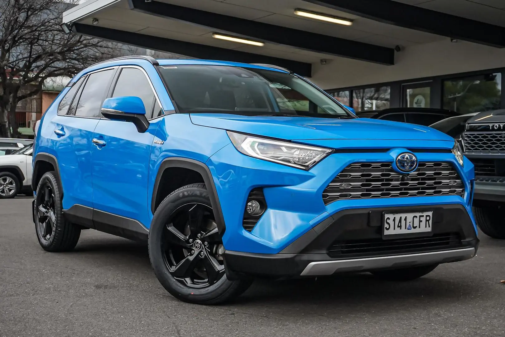 2020 Toyota RAV4 Gallery Image 2