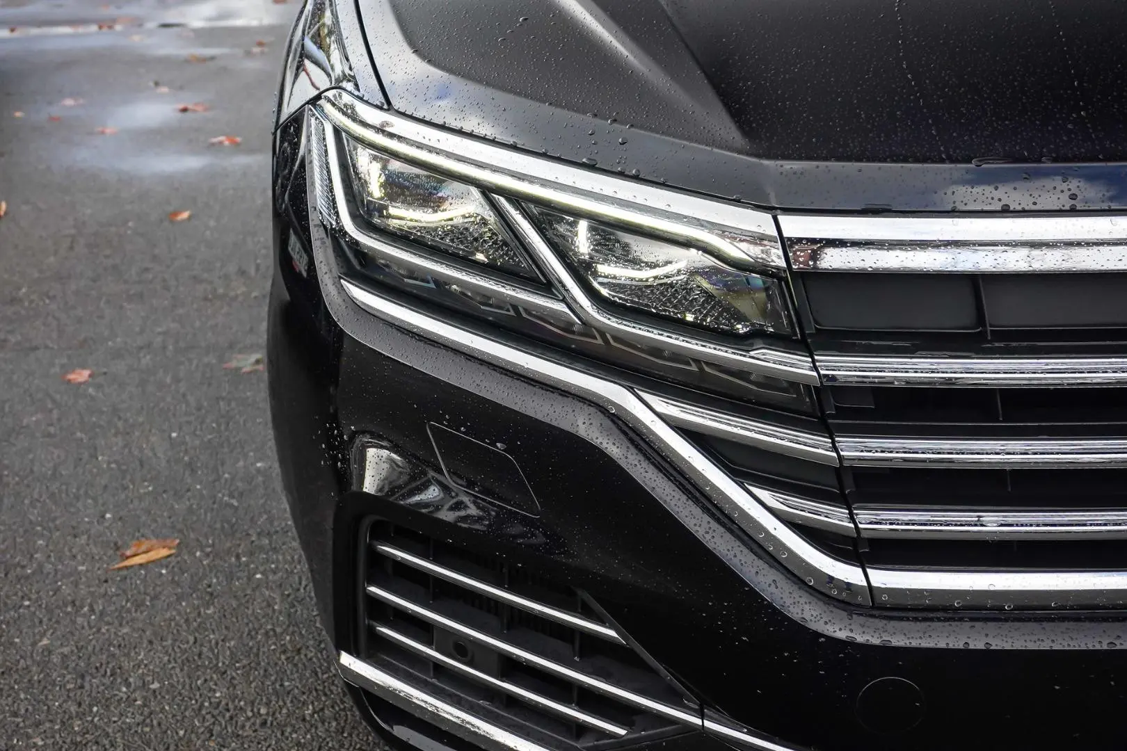 2022 Volkswagen Touareg Gallery Image 12