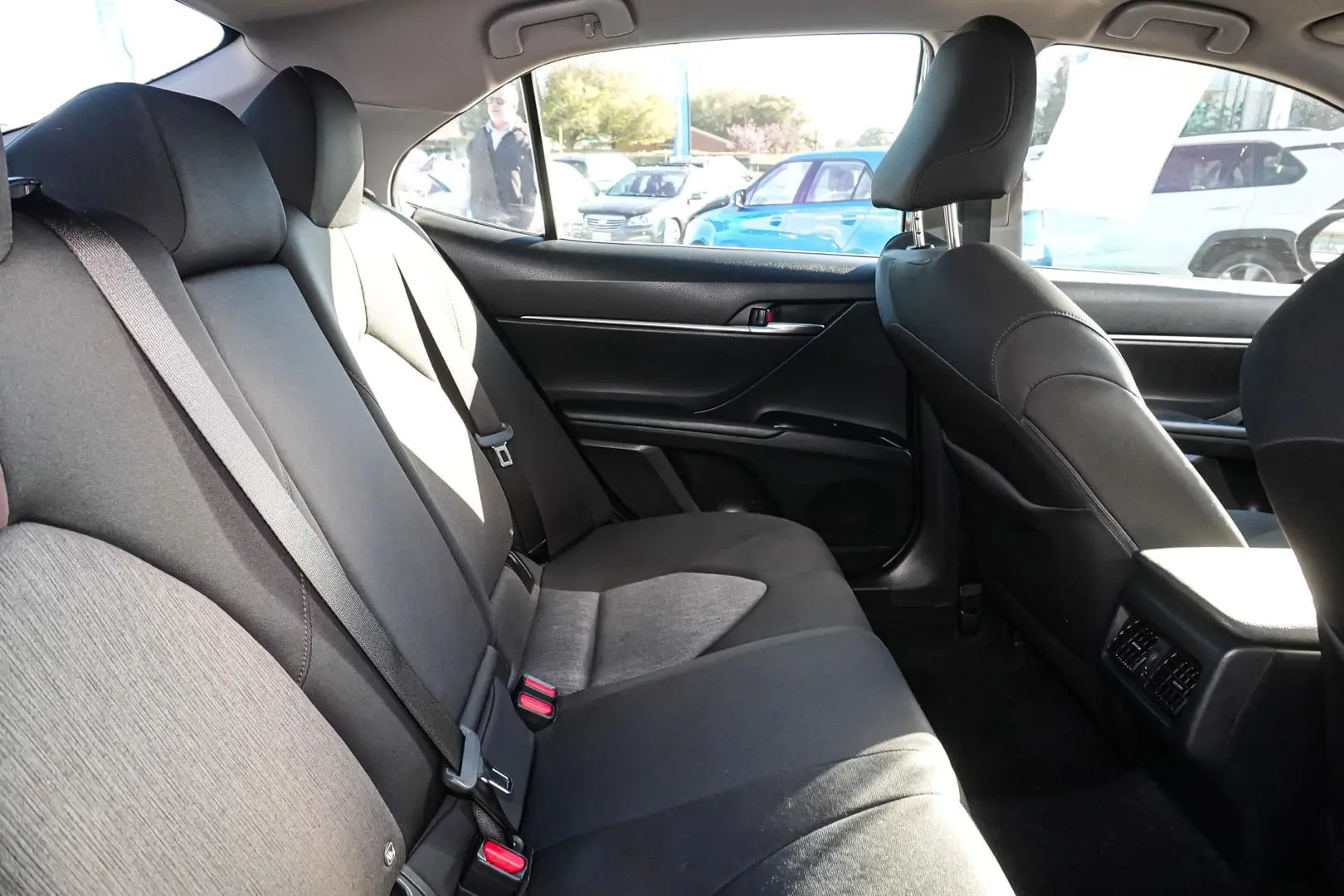 2019 Toyota Camry Gallery Image 9