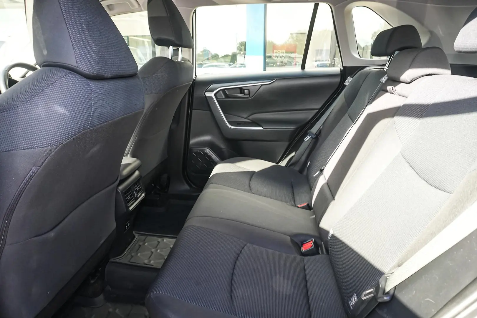 2022 Toyota RAV4 Gallery Image 13