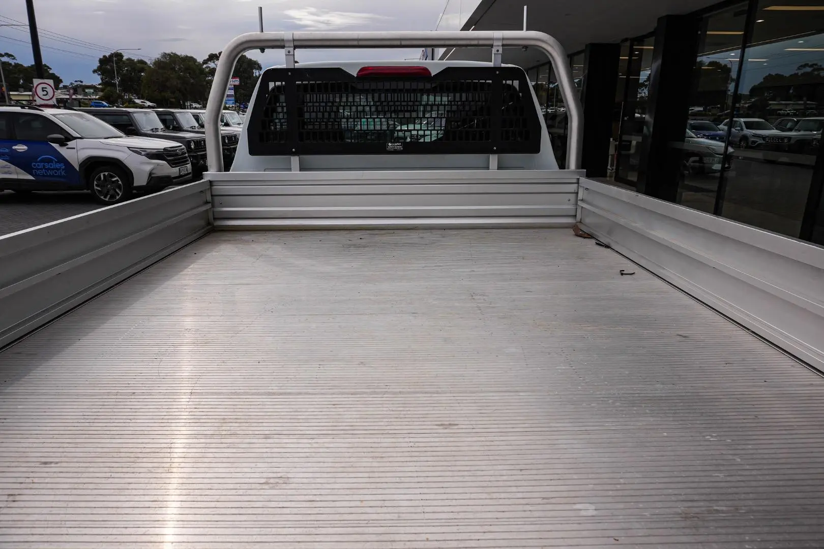 2021 Isuzu D-MAX Gallery Image 9