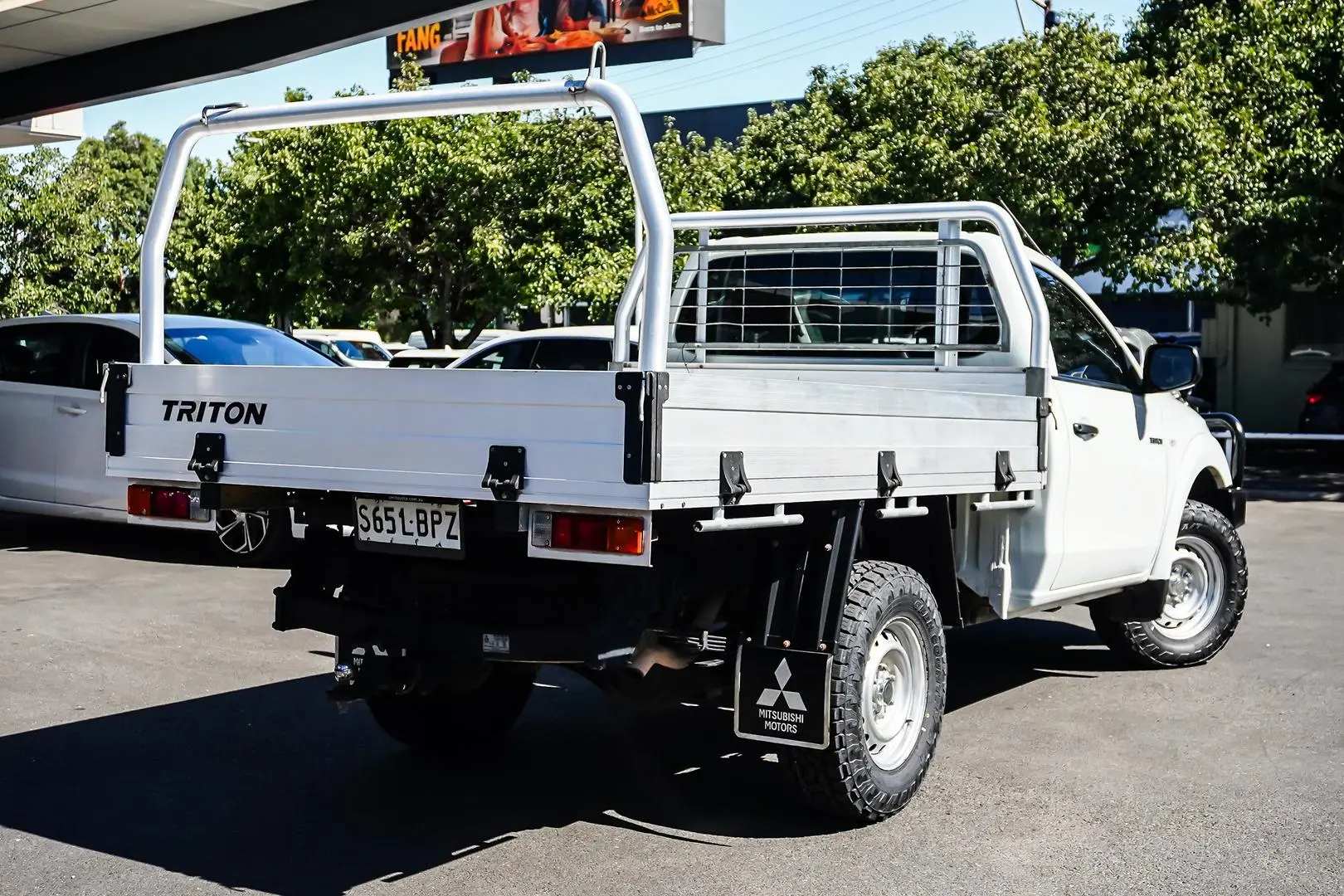 2017 Mitsubishi Triton Gallery Image 3
