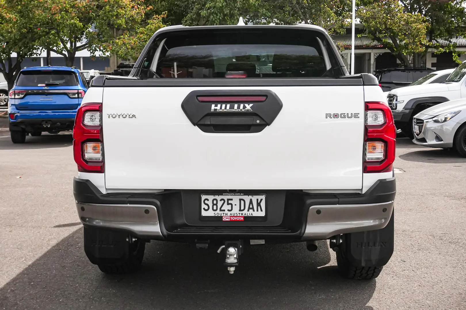 2024 Toyota Hilux Gallery Image 6