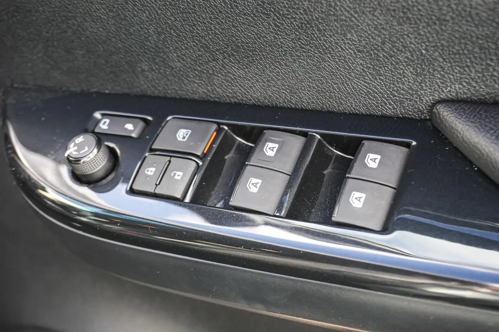 2023 Toyota Hilux Gallery Image 17