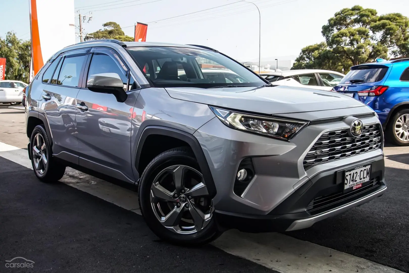 2019 Toyota RAV4 Image 1