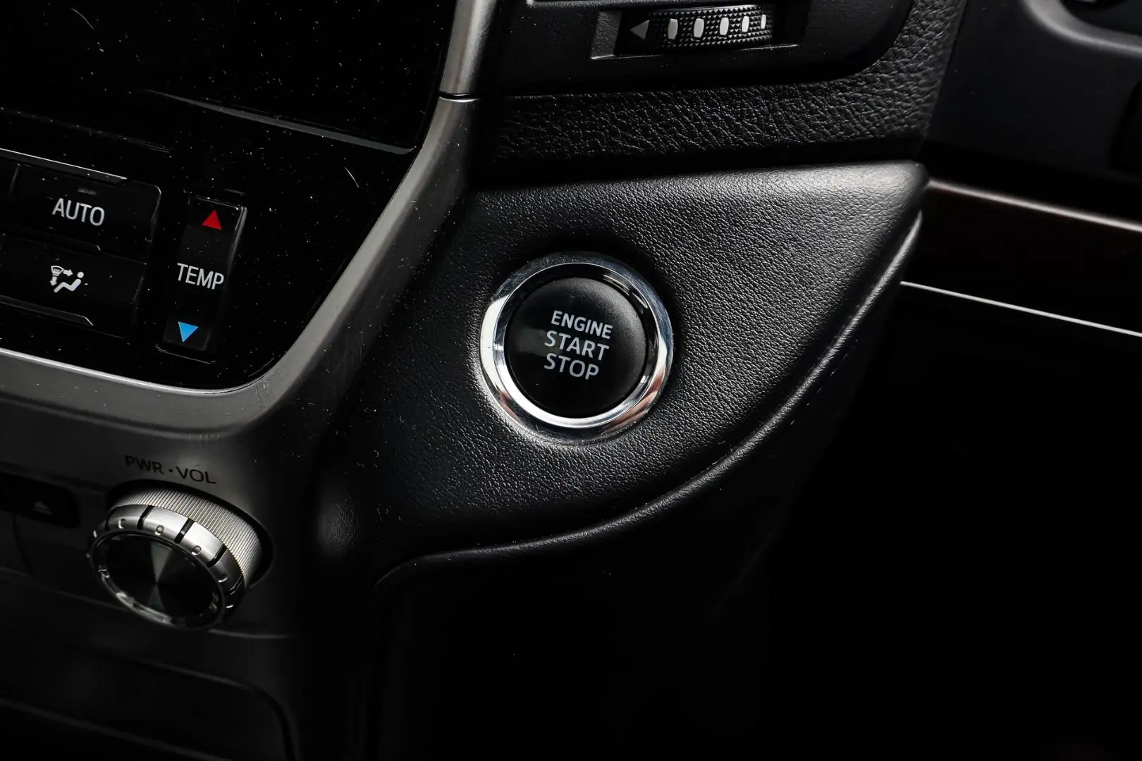 2018 Toyota Landcruiser Gallery Image 28