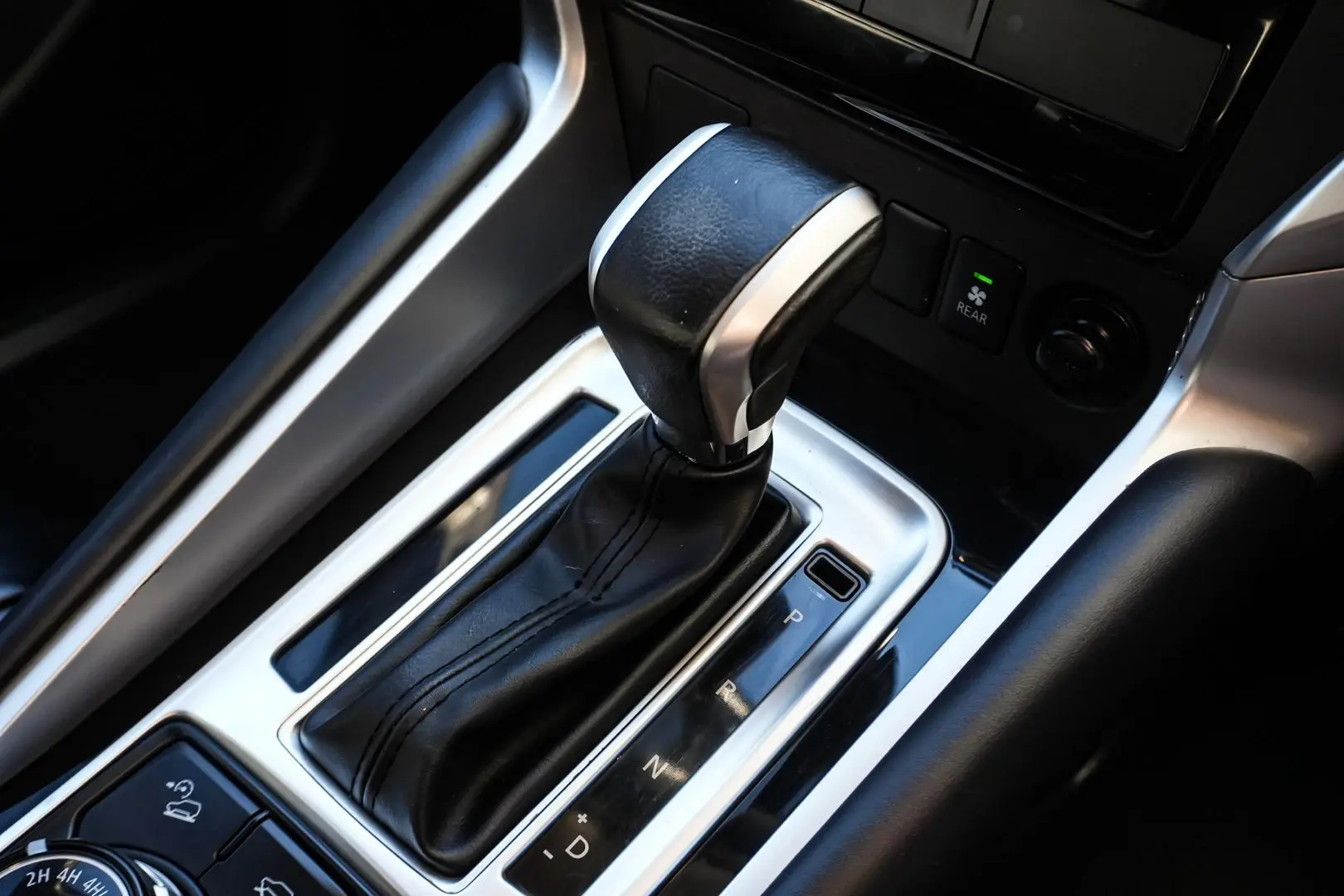 2018 Mitsubishi Pajero Sport Gallery Image 17