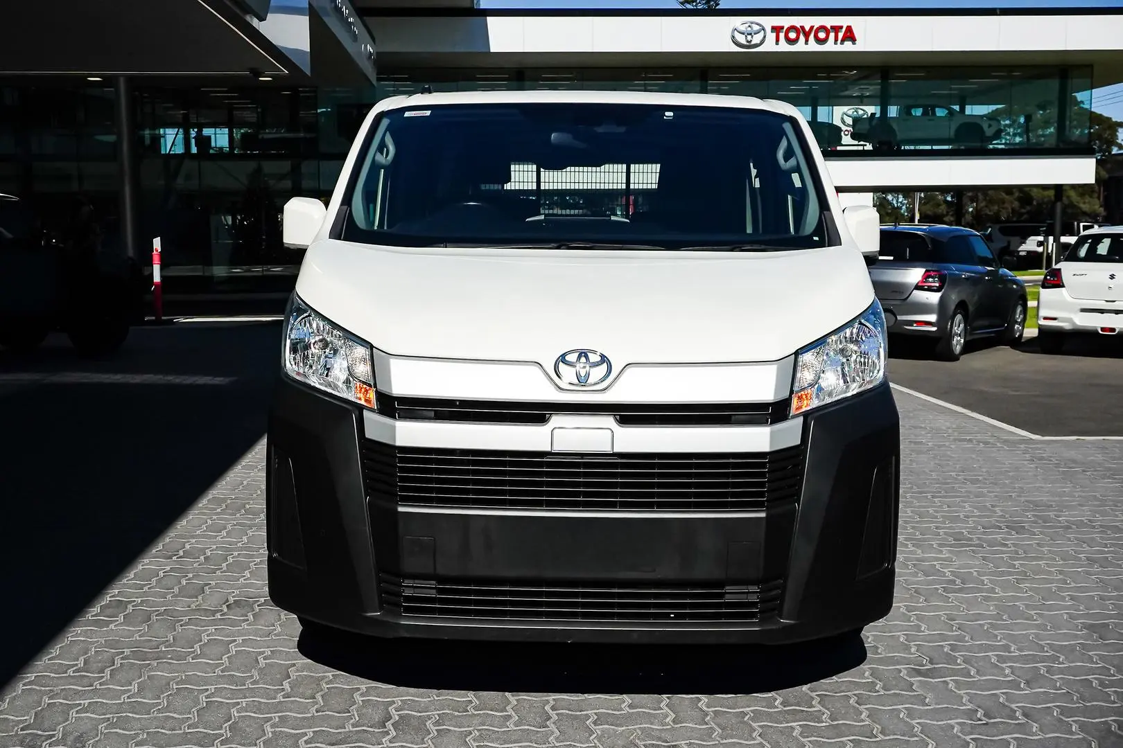 2020 Toyota Hiace Gallery Image 5