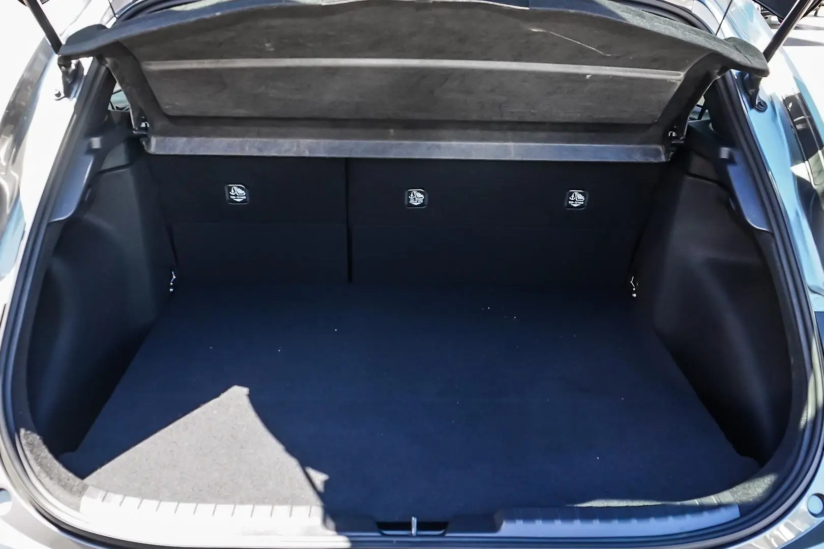 2025 Toyota Corolla Gallery Image 10