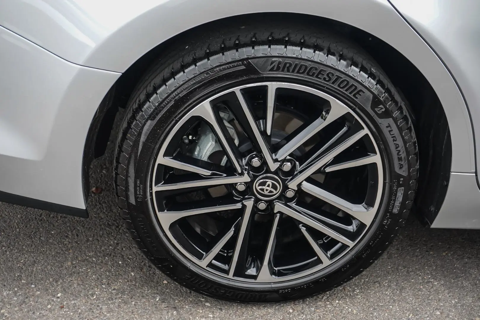 2025 Toyota Camry Gallery Image 16